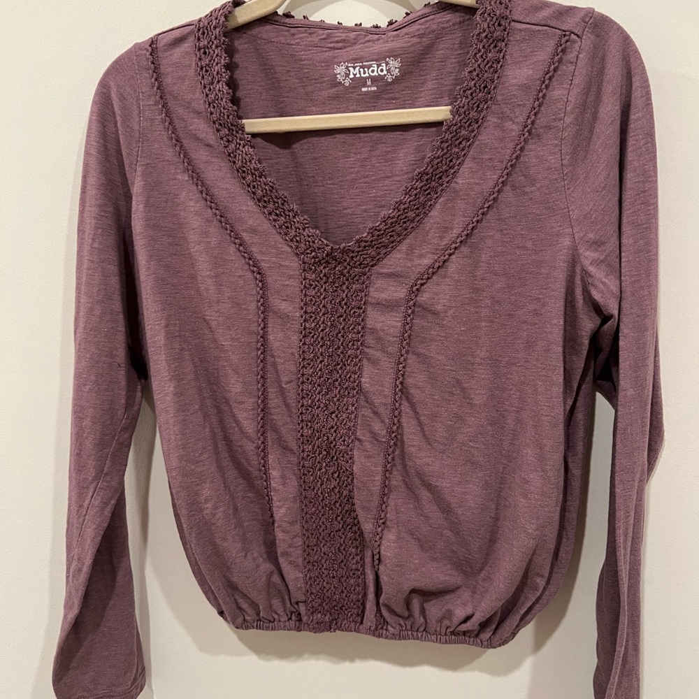 Mudd lace trimmed cropped long sleeve top. Excellent condition barely worn!